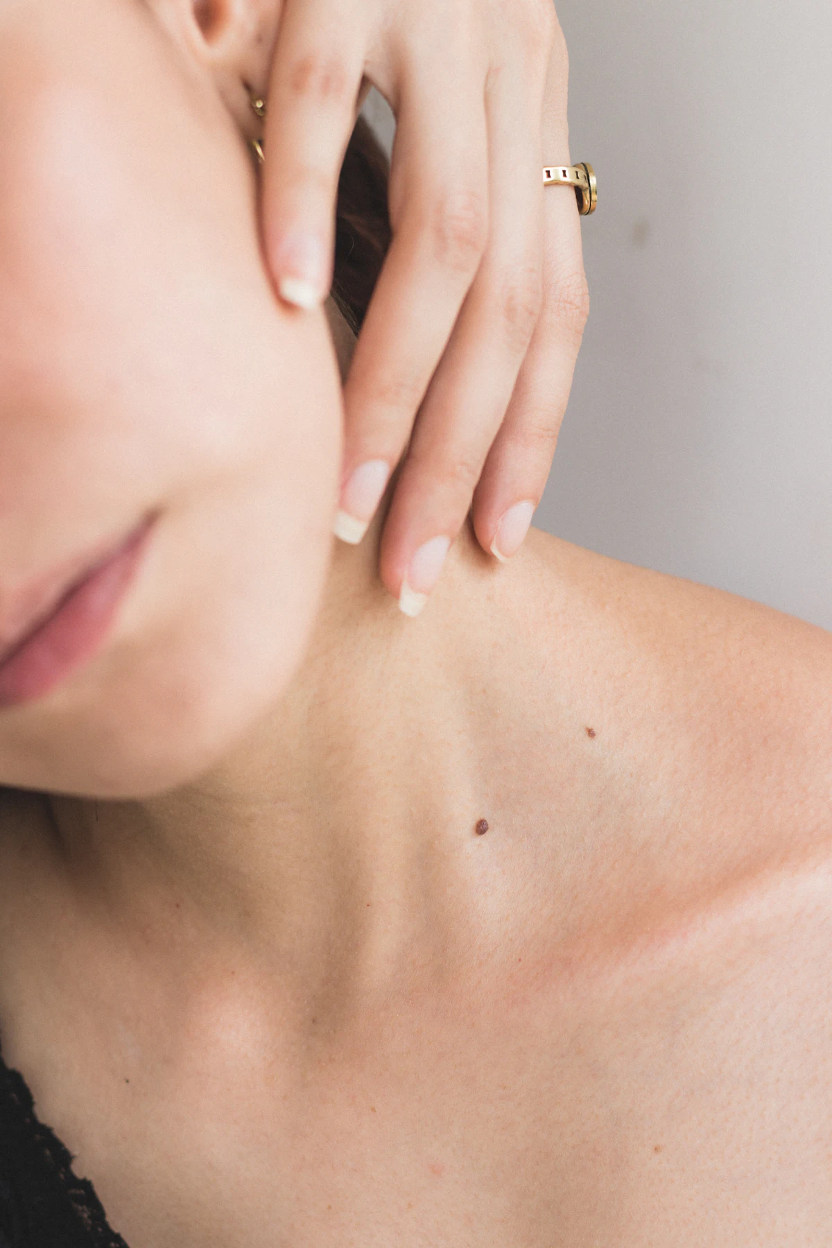 Neck Tightening aesthetic procedure at AMK Aesthetics